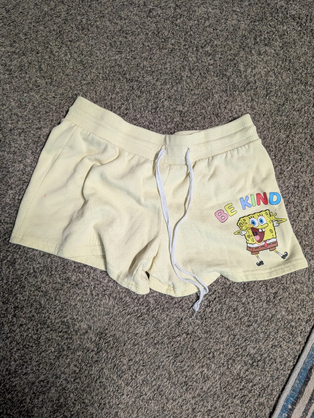 SpongeBob Squarepants Pale Yellow 'Be Kind' Athletic Shorts M Drawstring